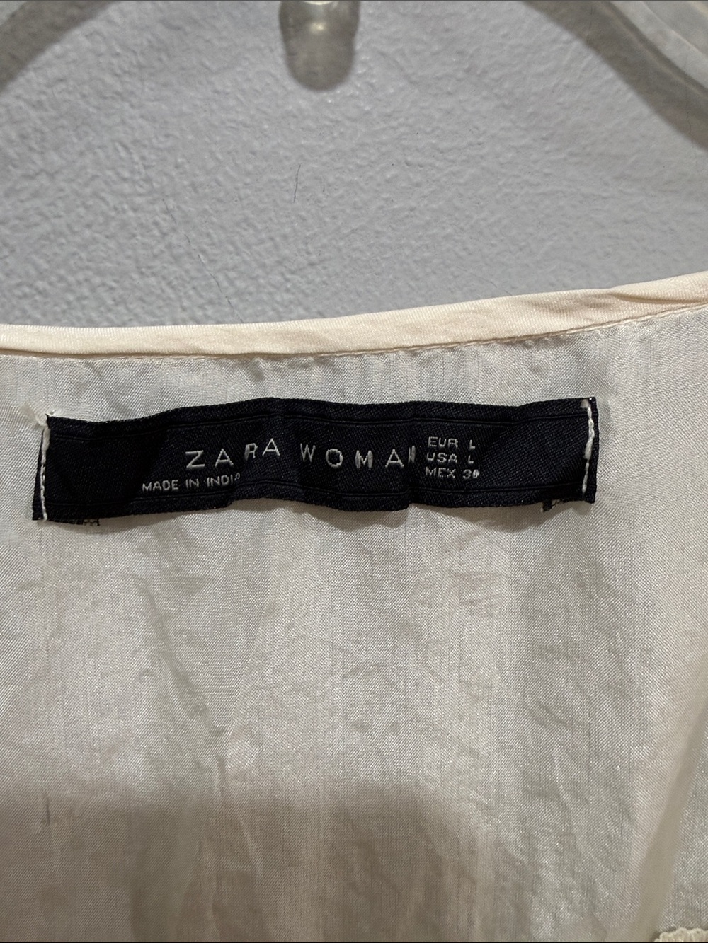 Zara Cream V-Neck Peasant Blouse 100% silk size large - Picture 2 of 10
